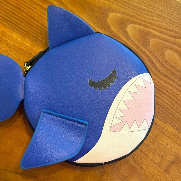Betsy Johnson Blue Shark Wristlet Coin Purse. New With Tag - Picture 1 of 6